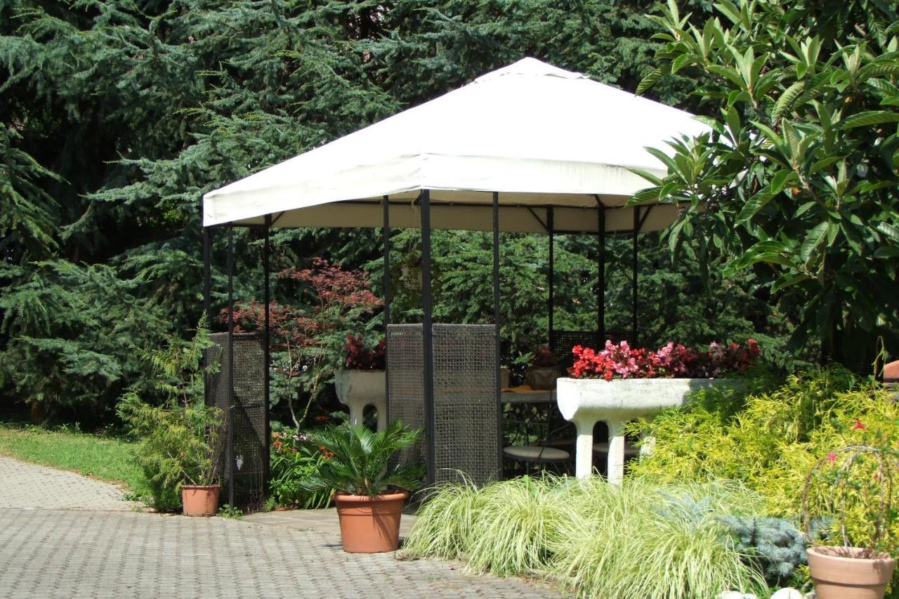 Apartamento Monolocali In Casa Con Giardino Bellagio Exterior foto