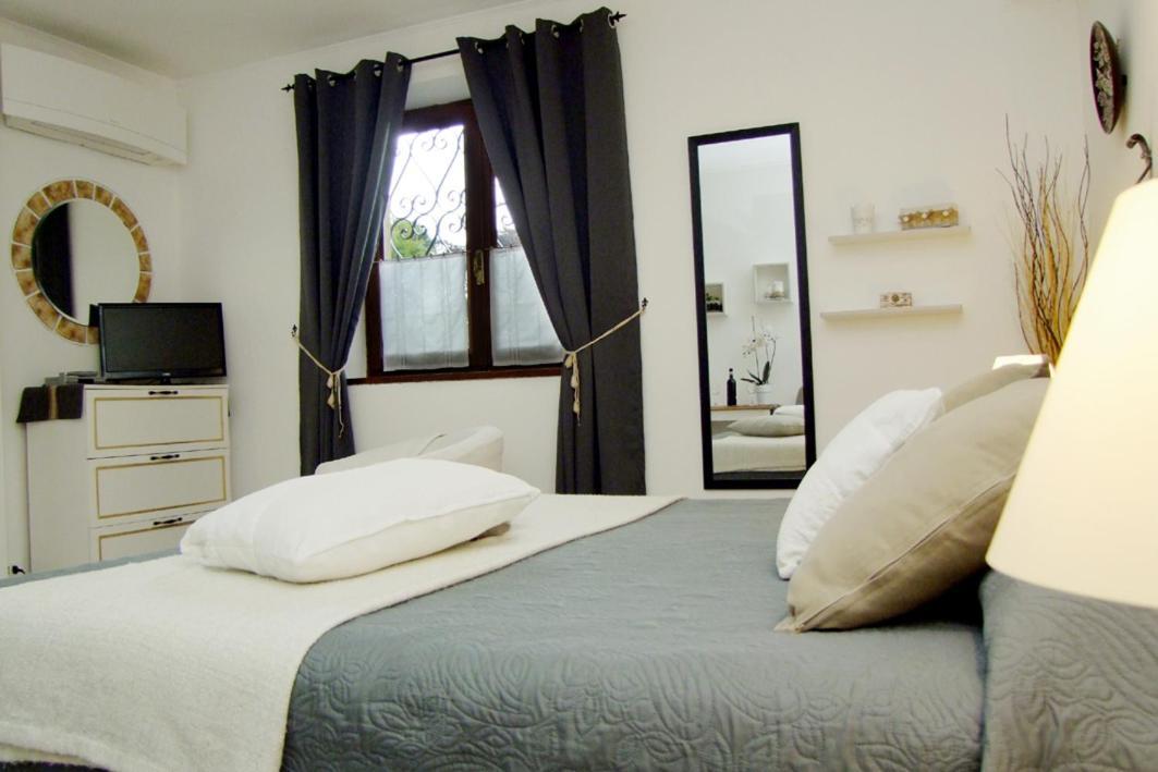 Apartamento Monolocali In Casa Con Giardino Bellagio Exterior foto
